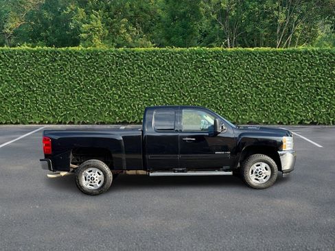 Used 2011 Chevrolet Silverado 2500 LT image 2
