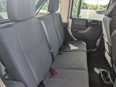 Used 2018 Jeep Wrangler Unlimited Sport S AWD/4WD image 17