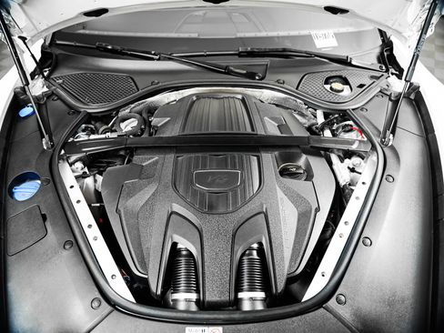 Certified 2024 Porsche Panamera RWD image 12