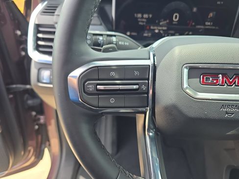 Used 2026 GMC Acadia Elevation w/ Elevation Premium Package AWD/4WD image 18