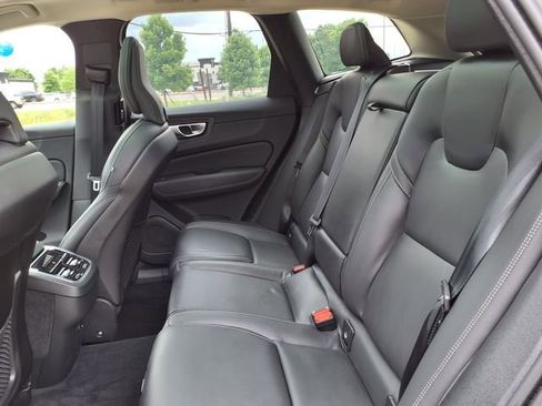 Used 2023 Volvo XC60 B5 Ultimate w/ Protection Package Premier FWD image 17