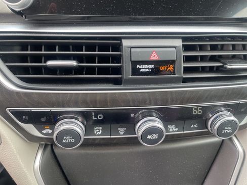 Used 2022 Honda Accord Touring image 27