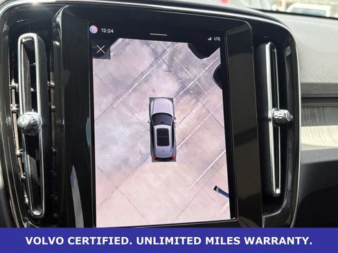 Certified 2025 Volvo XC40 B5 Plus AWD/4WD image 20