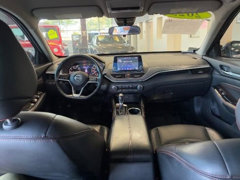 Used 2023 Nissan Altima 2.5 SR image 15