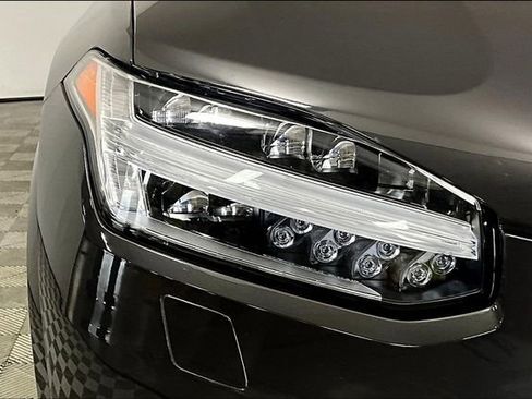 Used 2024 Volvo XC90 B6 Plus image 28