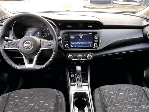 Certified 2024 Nissan Kicks SV image 15