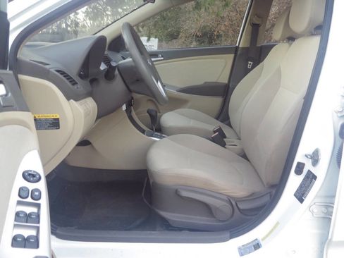 Used 2014 Hyundai Accent GLS image 10