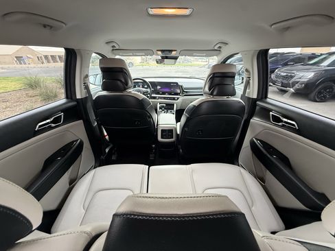 Used 2024 Kia Sportage EX image 10