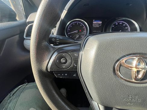 Used 2020 Toyota Camry LE FWD image 11