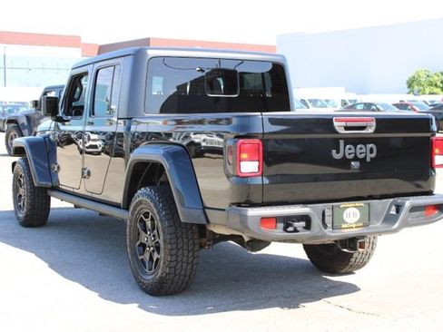 Used 2021 Jeep Gladiator Overland AWD/4WD image 3