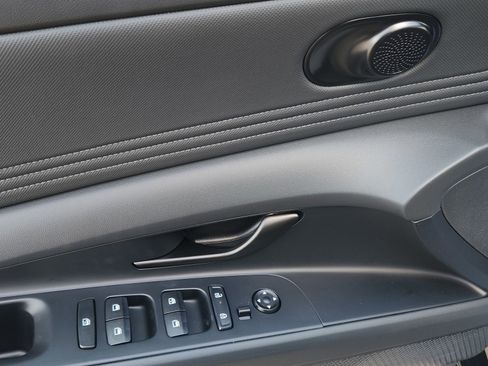 New 2025 Hyundai Elantra Sport image 21