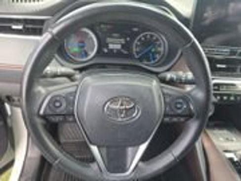 Used 2024 Toyota Venza XLE AWD/4WD image 15