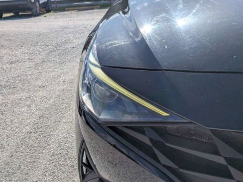 Used 2022 Hyundai Elantra Blue FWD image 9