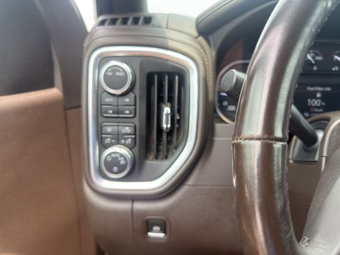 Used 2021 GMC Sierra 2500 SLE w/ SLE Value Package; AWD/4WD image 17