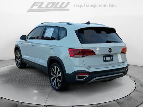 Used 2023 Volkswagen Taos SE w/ Panoramic Sunroof Package AWD/4WD image 6