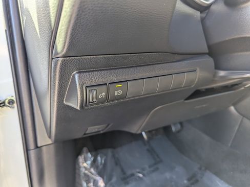 Used 2024 Toyota Corolla SE image 14