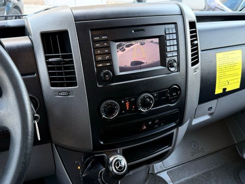 Used 2018 Mercedes-Benz Sprinter 2500 image 27