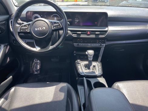 Used 2024 Kia Seltos EX AWD/4WD image 14