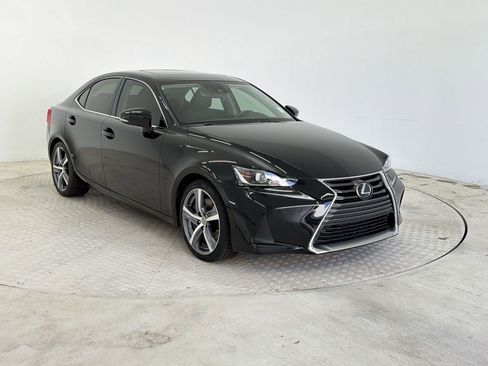 Used 2018 Lexus IS 300 w/ Comfort Package RWD image 7