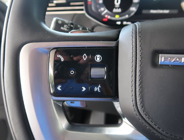 Used 2025 Land Rover Range Rover SE AWD/4WD image 19