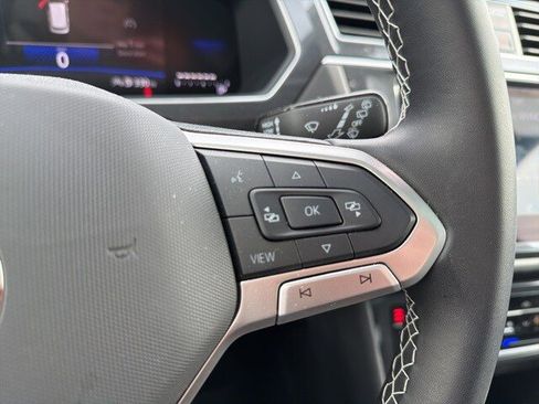 Used 2024 Volkswagen Tiguan SE image 26