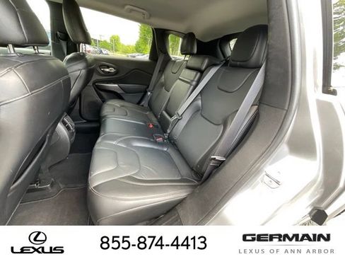 Used 2019 Jeep Cherokee Limited AWD/4WD image 13