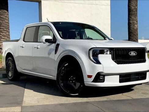 New 2025 Ford Maverick Lobo image 2