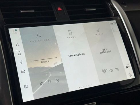 New 2025 Land Rover Discovery Dynamic SE image 33