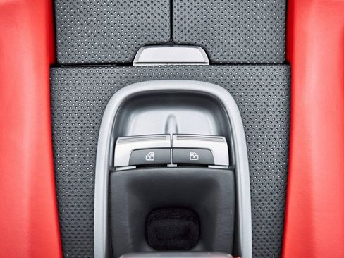 Used 2020 Ferrari GTC4Lusso T RWD image 60