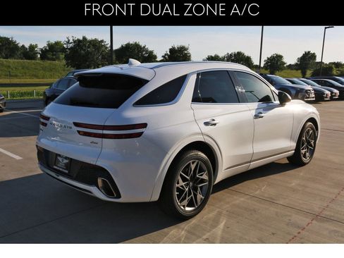 Used 2022 Genesis GV70 2.5T w/ Select Package AWD/4WD image 6