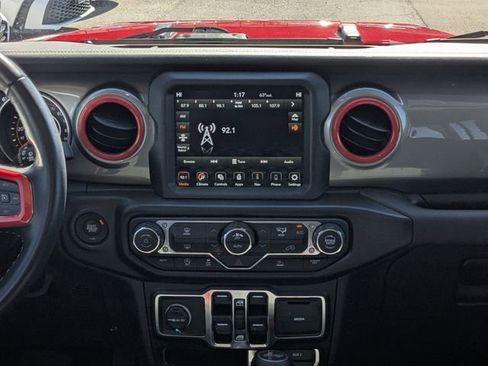 Used 2022 Jeep Wrangler Unlimited Sahara image 16