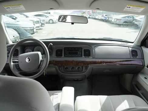 Used 2005 Mercury Grand Marquis GS image 18