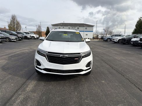 Used 2023 Chevrolet Equinox RS image 3