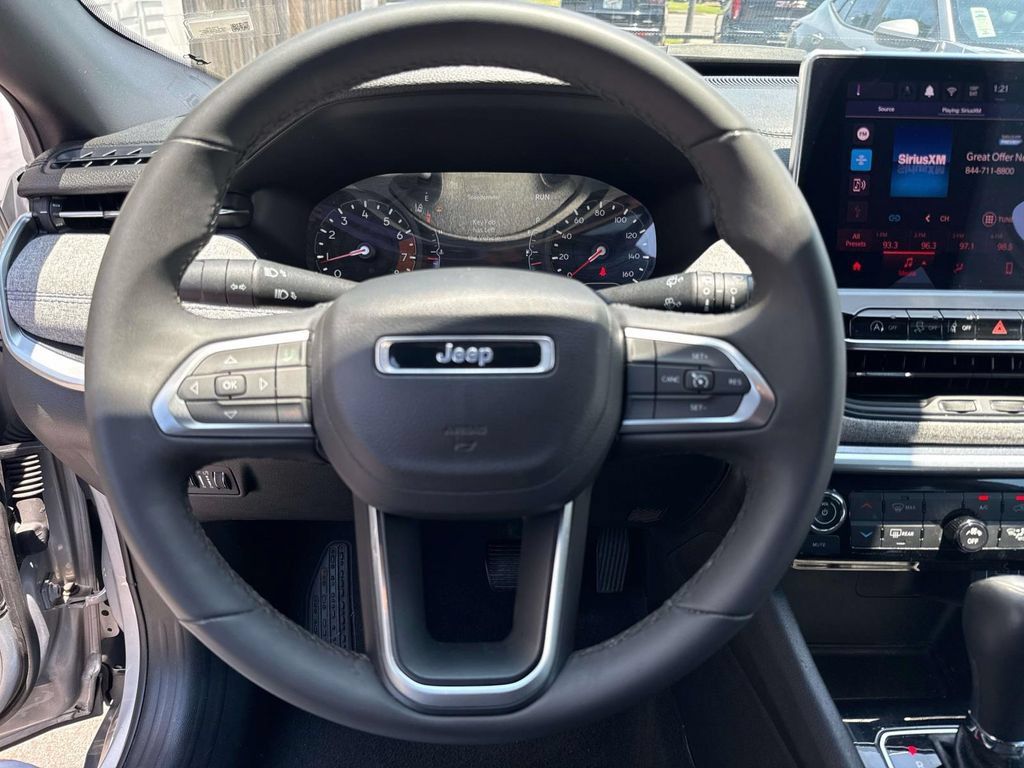 Used 2024 Jeep Compass Latitude AWD/4WD image 20
