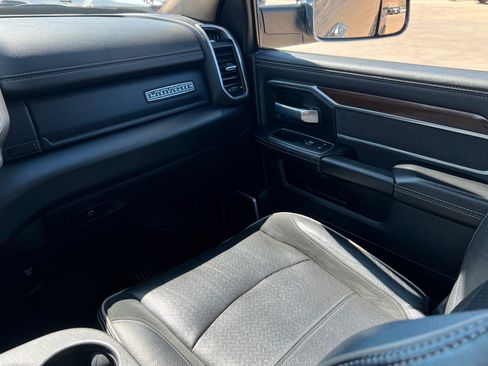 Used 2022 RAM 2500 Laramie w/ Snow Chief Group AWD/4WD image 10