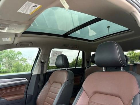 Used 2021 Volkswagen Atlas SEL Premium w/ MDO Package (Bench Seat) AWD/4WD image 17