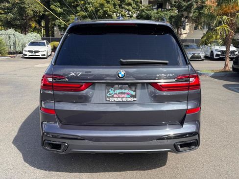 Used 2022 BMW X7 xDrive40i w/ M Sport Package AWD/4WD image 11