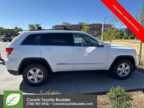 Used 2013 Jeep Grand Cherokee Laredo w/ Laredo E Group AWD/4WD image 8