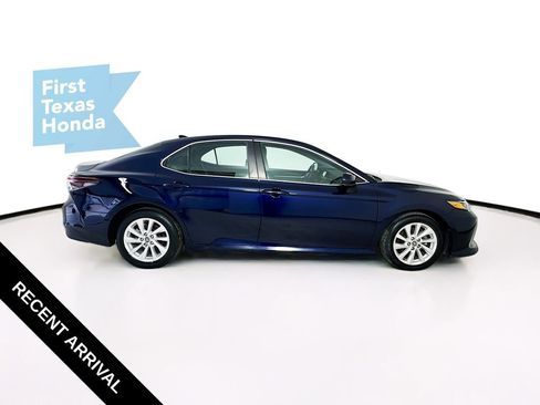 Used 2022 Toyota Camry LE FWD image 1