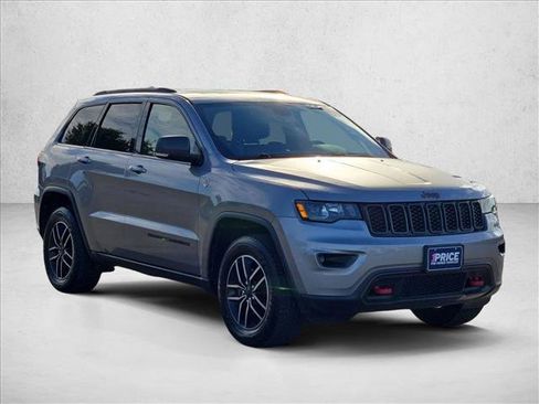 Used 2019 Jeep Grand Cherokee Trailhawk AWD/4WD image 3