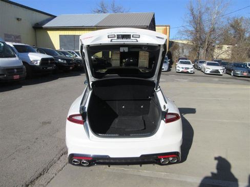 Used 2019 Kia Stinger GT2 image 5