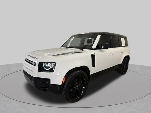 Used 2025 Land Rover Defender 110 X-Dynamic SE AWD/4WD image 1