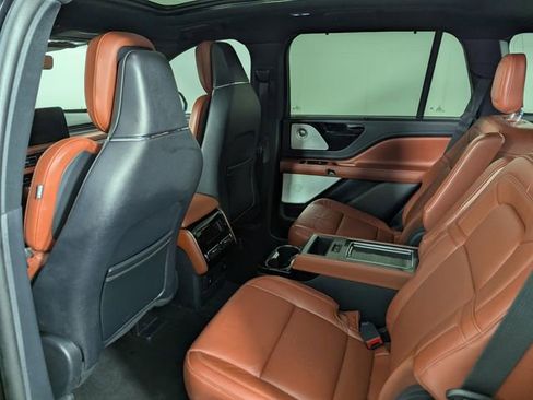 Used 2025 Lincoln Aviator Reserve w/ Equipment Group 201A AWD/4WD image 17