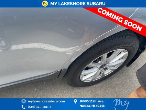 Used 2017 Subaru Outback 2.5i Premium AWD/4WD image 11