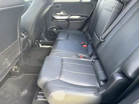 Used 2020 Mercedes-Benz GLB 250 image 21