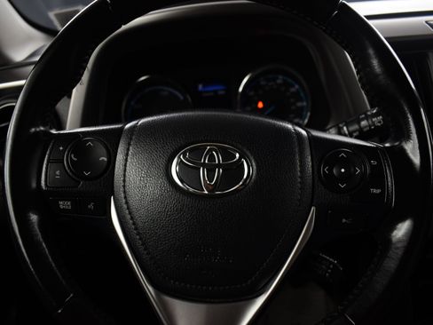 Used 2018 Toyota RAV4 XLE image 31