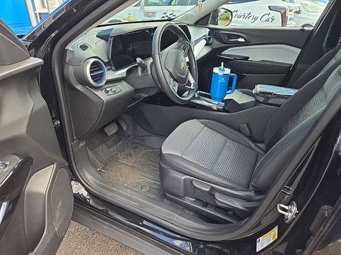 Used 2025 Chevrolet Trax LT w/ Driver Confidence Package FWD image 10
