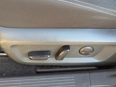 Used 2022 Nissan Rogue SV image 23