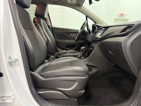 Used 2022 Buick Encore Preferred w/ Safety Package AWD/4WD image 13