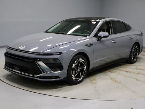 Certified 2024 Hyundai Sonata SEL w/ Convenience Package image 8